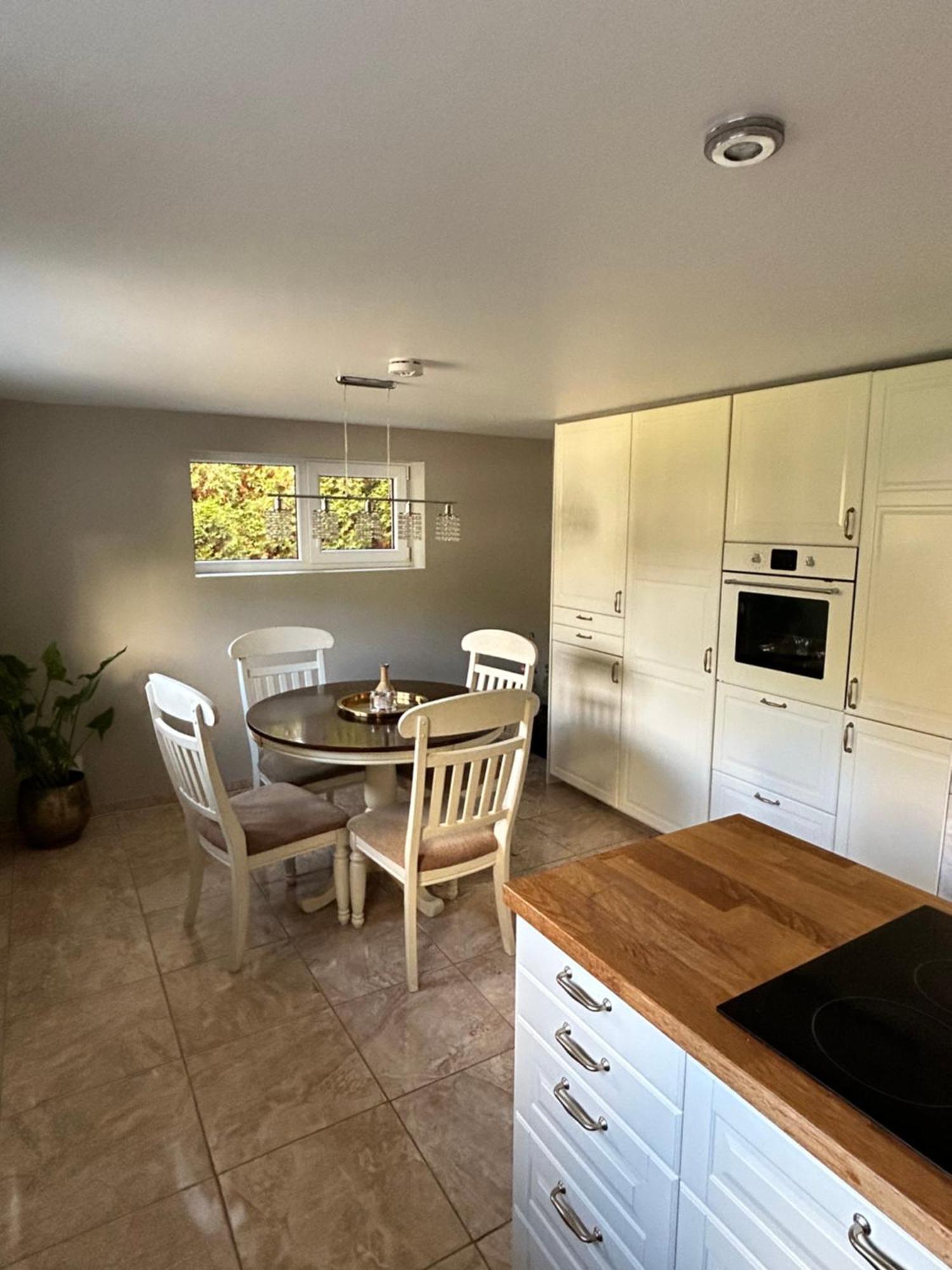 Pavilnys Regional Park Apartment *
